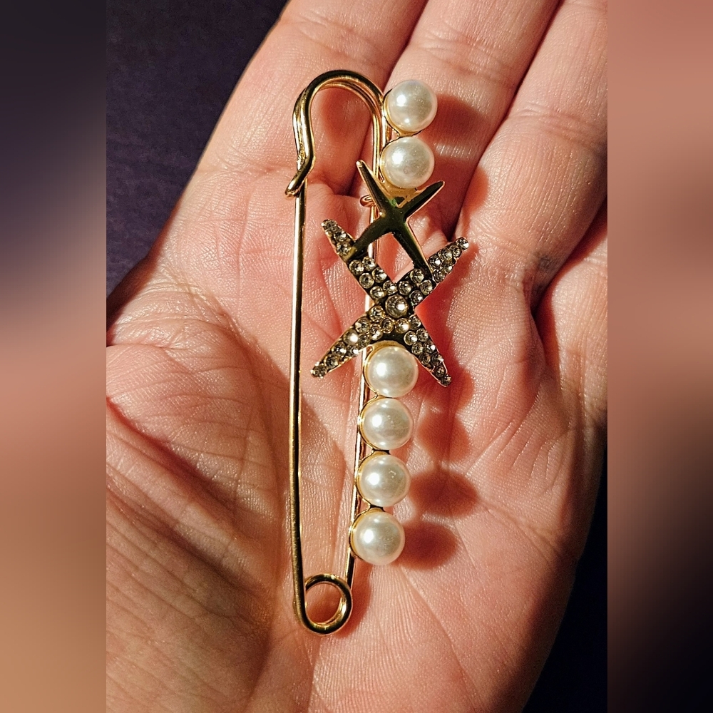 Safety Pin Design Collection - Picture 6 of 12